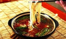 網紅爆料咬米線視頻,這米線太誘人了！