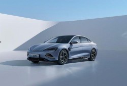 比亞迪海豹爆料視頻最新,性能與設計雙升級，引領電動轎車新潮流