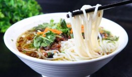 網紅爆料咬米線視頻,這米線太誘人了！