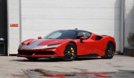 法拉利新車爆料視頻網(wǎng)紅,網(wǎng)紅爆料視頻揭秘神秘性能